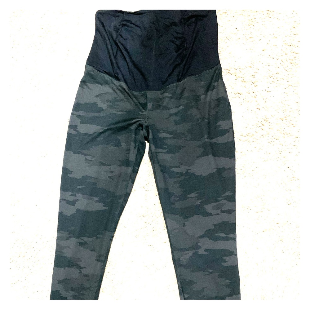 Camouflage maternity leggings